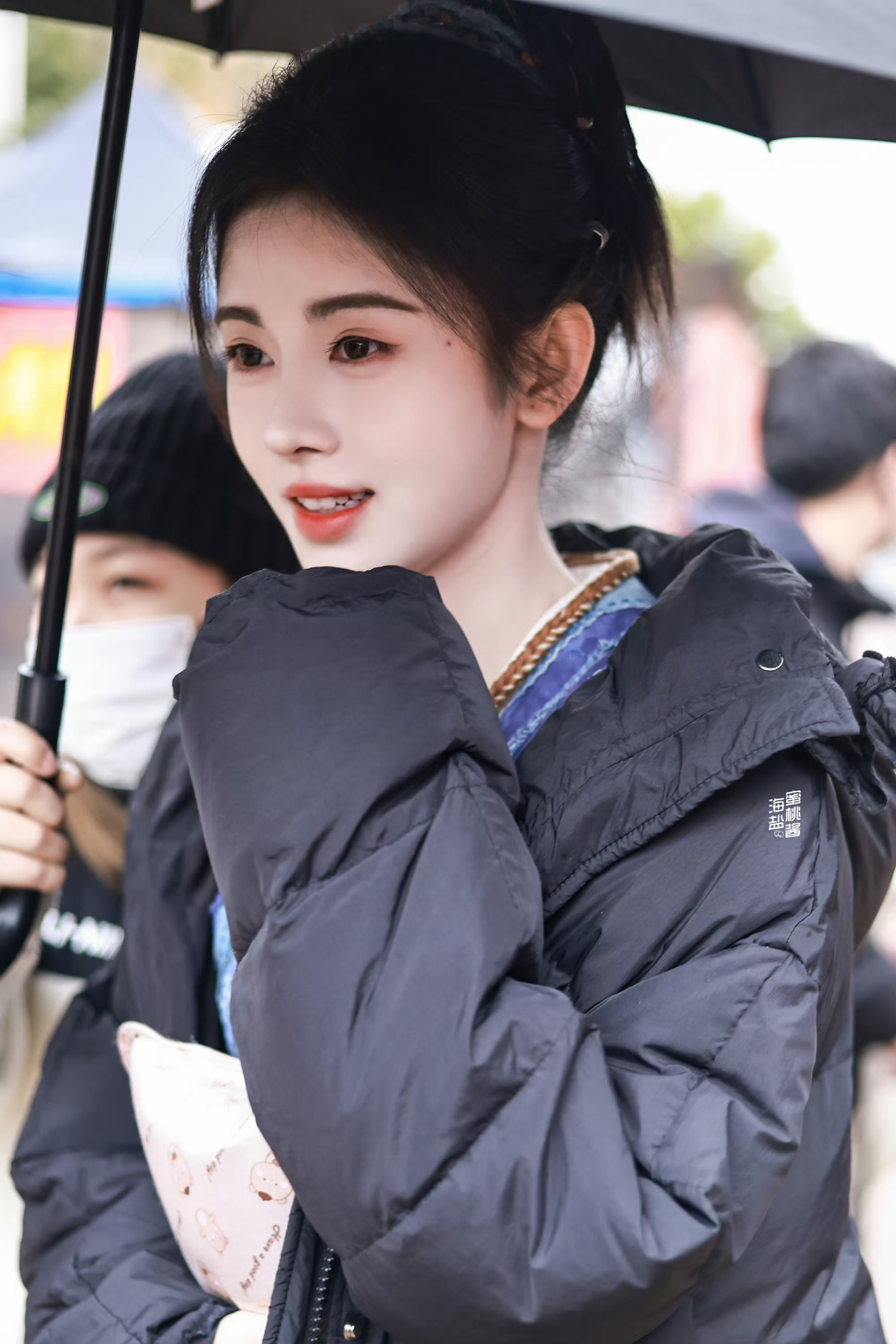 jjy鞠婧祎jjy鞠婧祎阿黛你是被光偏爱的，你的名字燃起我永恒的春季