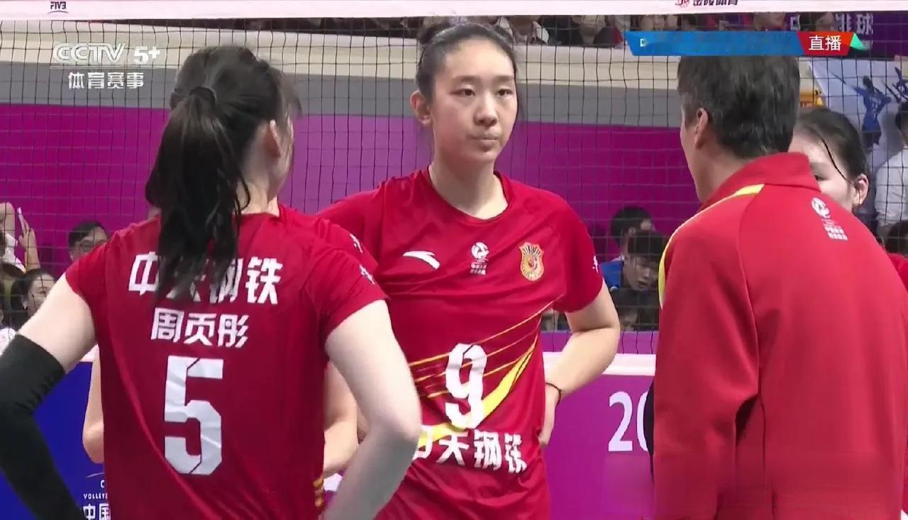 越南女排邀请赛：江苏女排青年军出征，万梓玥、周页彤领衔，以赛代训磨砺新星

5月