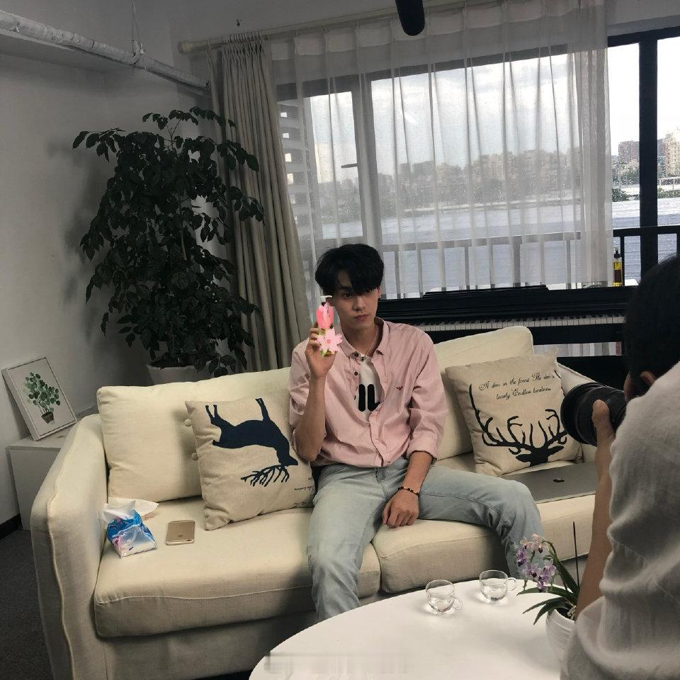 田栩宁这张脸确实能打，五年前后毫无区别