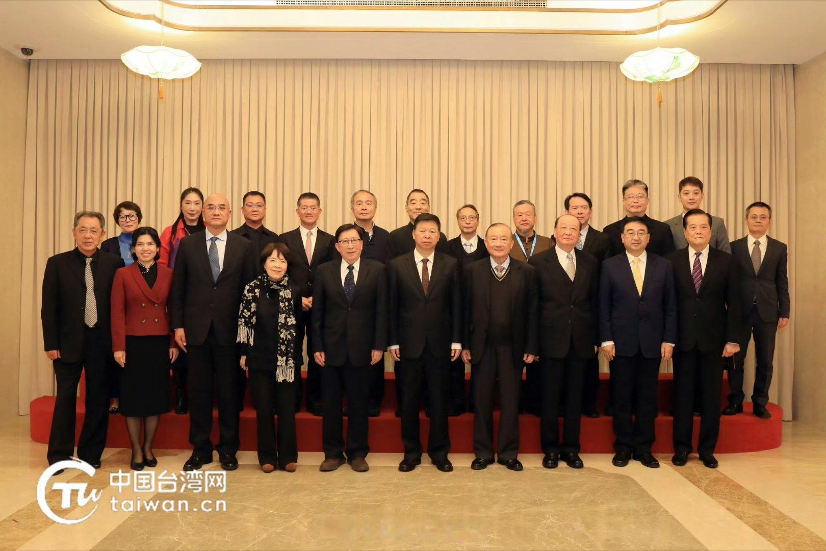 #赖冠霖 赛道# 赖冠霖这很明显是上岸了 考公人接起来啊 接！！[开学季][开学