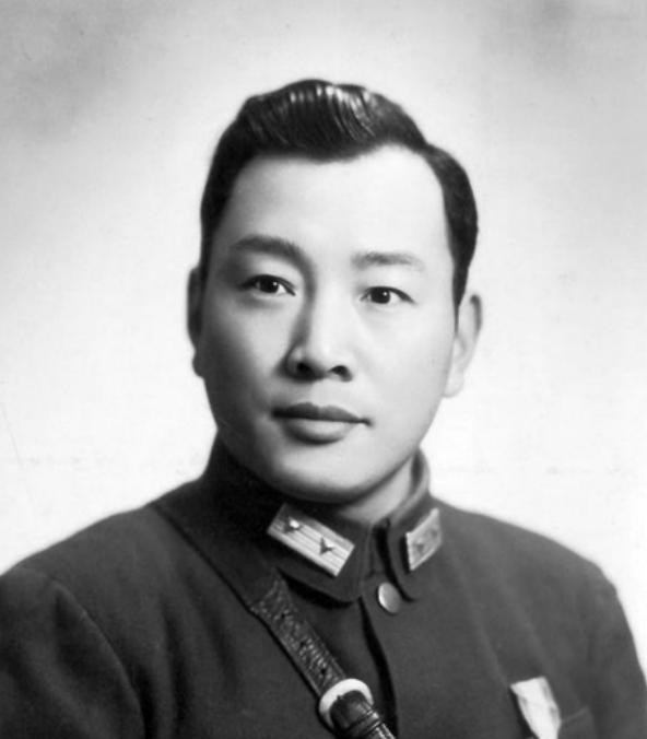 1982年宋希濂在美国接受记者采访坦言，蒋介石失败是自作自受，毛主席远比他高明得