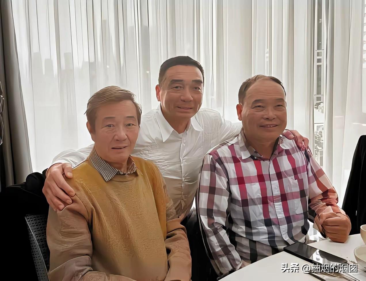 相声老照片！
文哏大师苏老师的三个亲传弟子，苏文茂大师的三位高徒：刘俊杰、宋德全