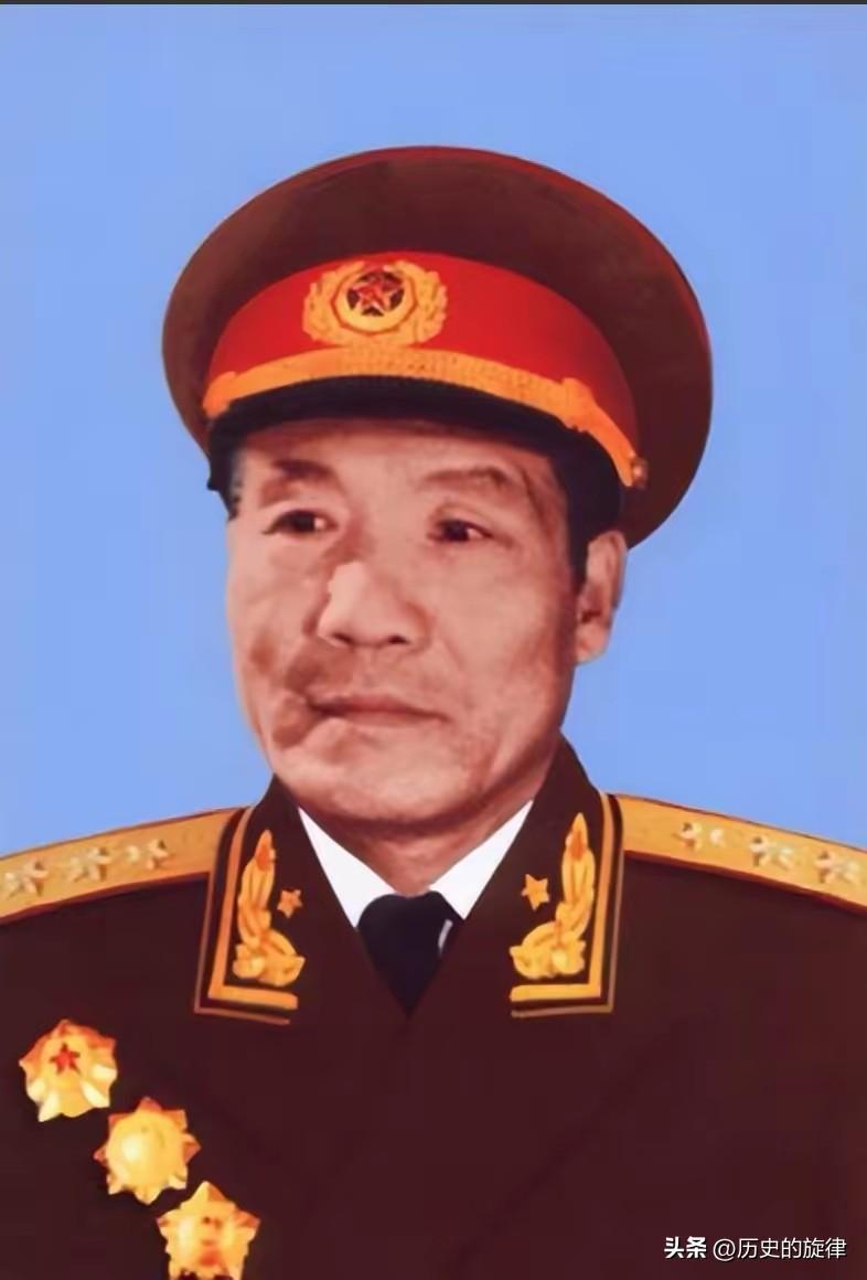 1955年授衔太罕见！战功压身的李达上将，为何自认只配少将、中将？
 
1955
