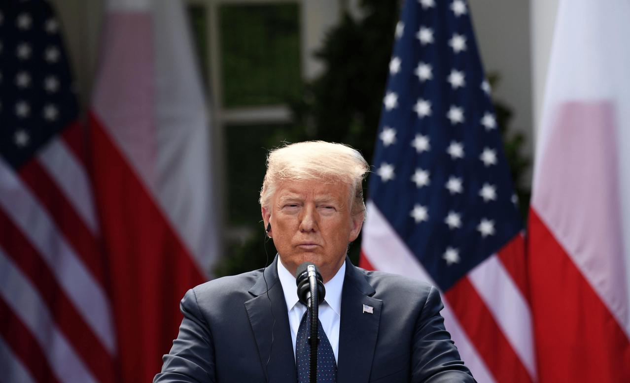 近几日，美国总统特朗普酝酿的所谓“和平委员会”已经开始拉人了。据说，有五六十个国