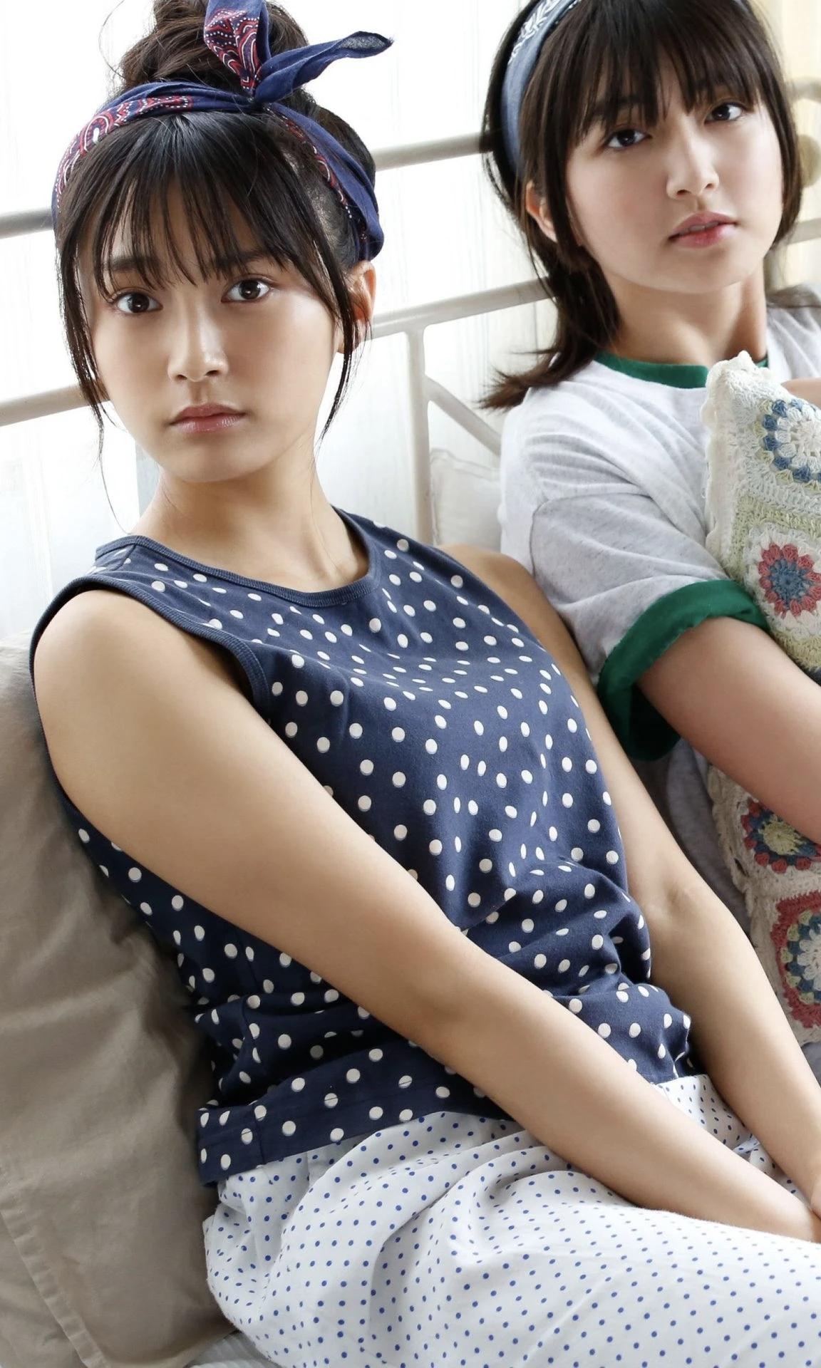 夏日清新穿搭，波点连衣裙与头巾的完美搭配，轻松自在。好姐妹一辈子波点裙子搭配 波