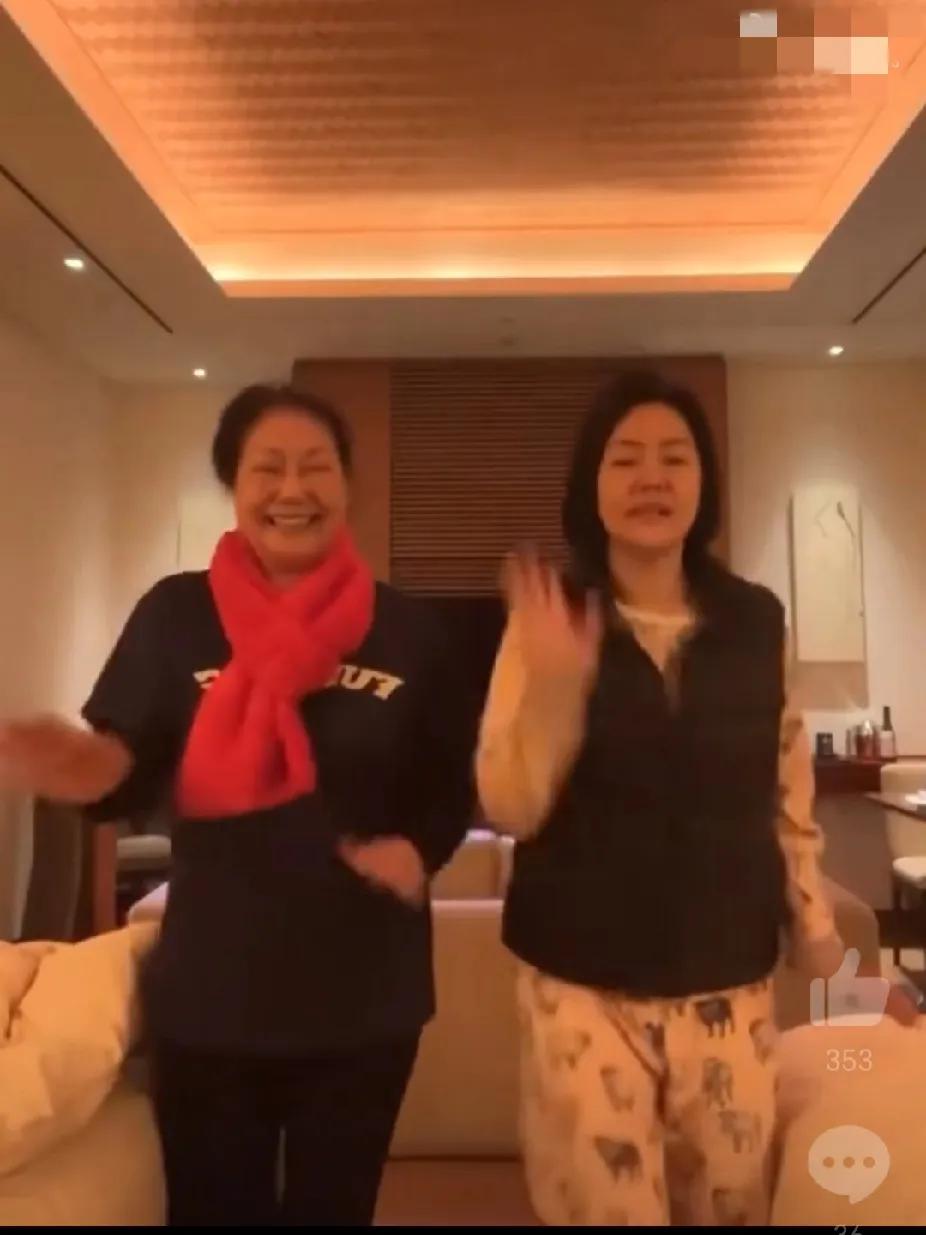 葛斯齐手撕S妈，这就是S妈嘴欠的下场。对得起女儿大S吗？本来大S已经过世两个三个