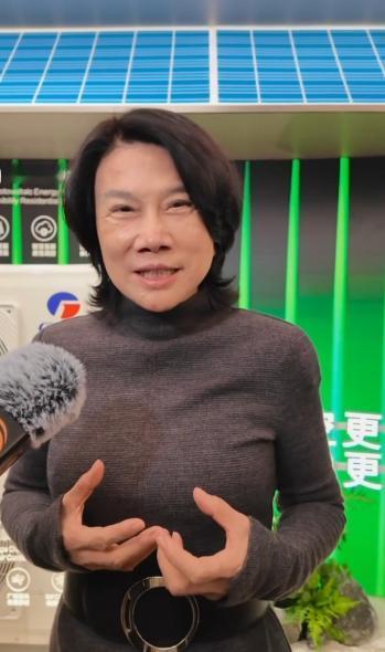 10月30日，董明珠现身南京，参加新店开业典礼！
从曝光的画面我们可以看出，当天