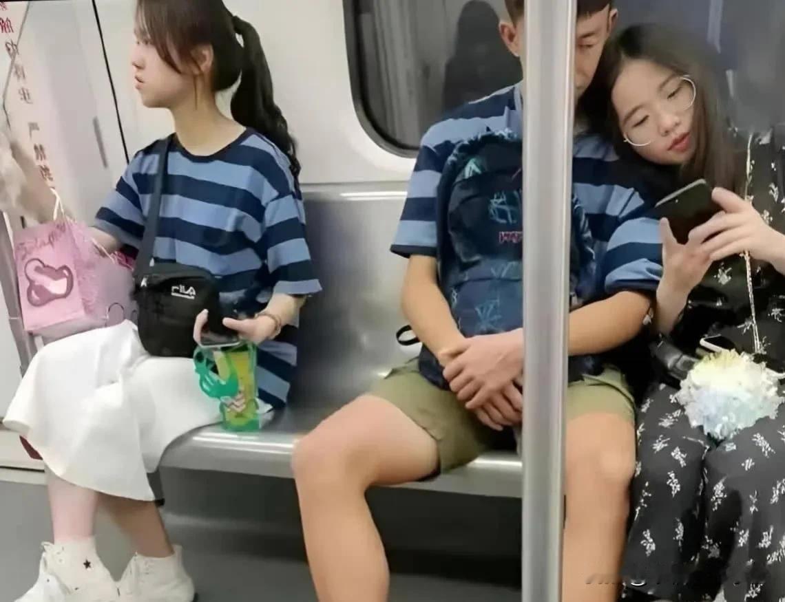 太巧了，你说尴尬不尴尬