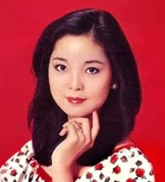 邓丽君清迈离世前，白龙王三次拒见：一句“狐妖转世”他不敢破命。白龙王直至2013