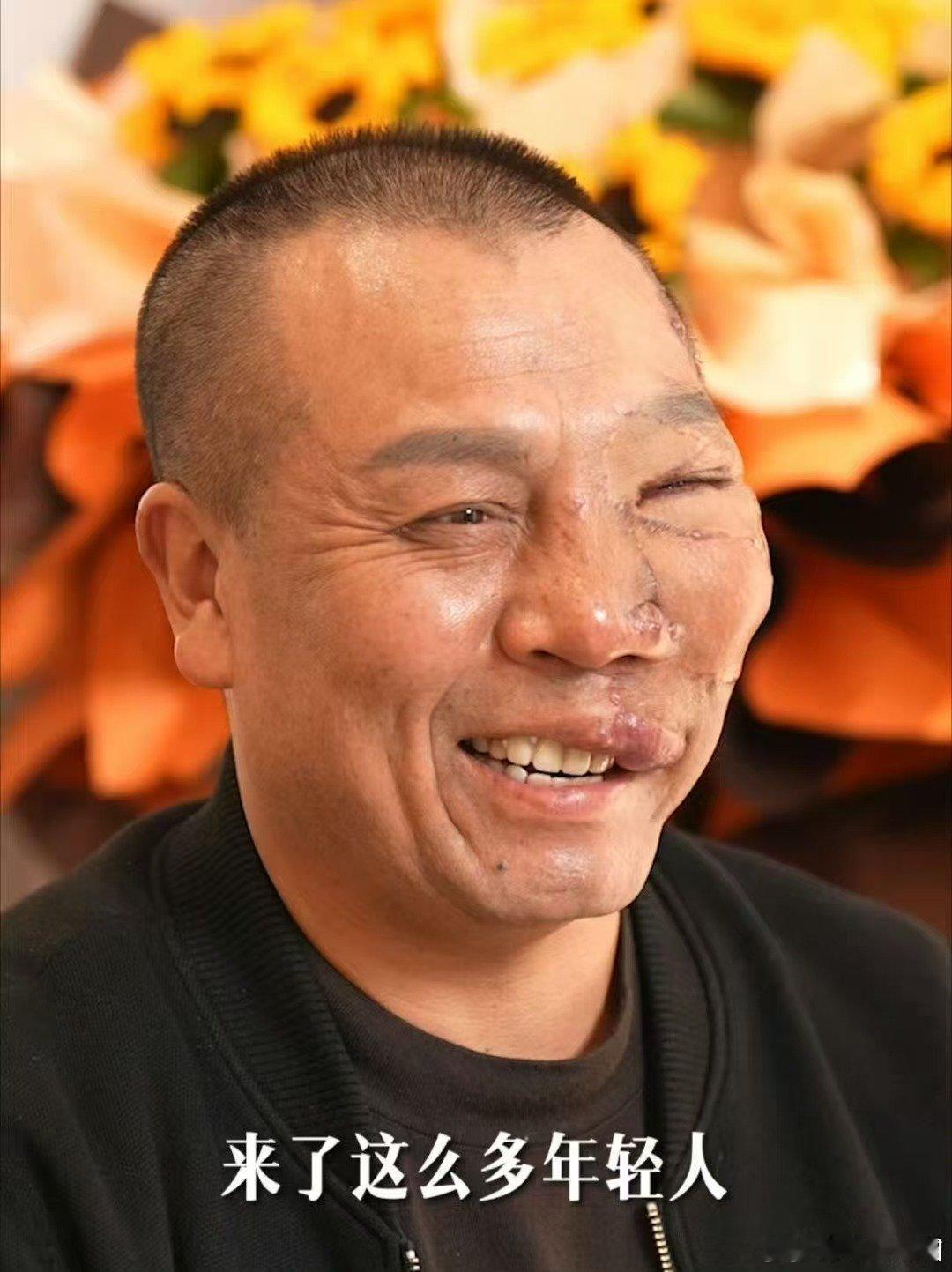 西北秦腔在上海破圈了上海年轻人也开始追秦腔了安万老师带队的秦腔演出太火了！上海 