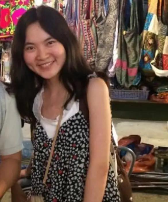 罪有应得！2023年，曾公开威胁“用核武打中国”的武汉大学985女硕士王懿，最终