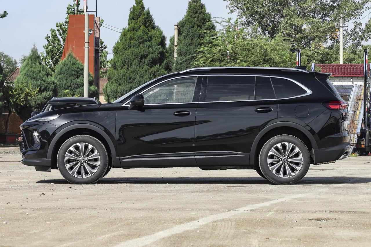 同价位选轿车还是SUV，核心取决于日常用车场景，两者的优势差异在不同需求下会被无