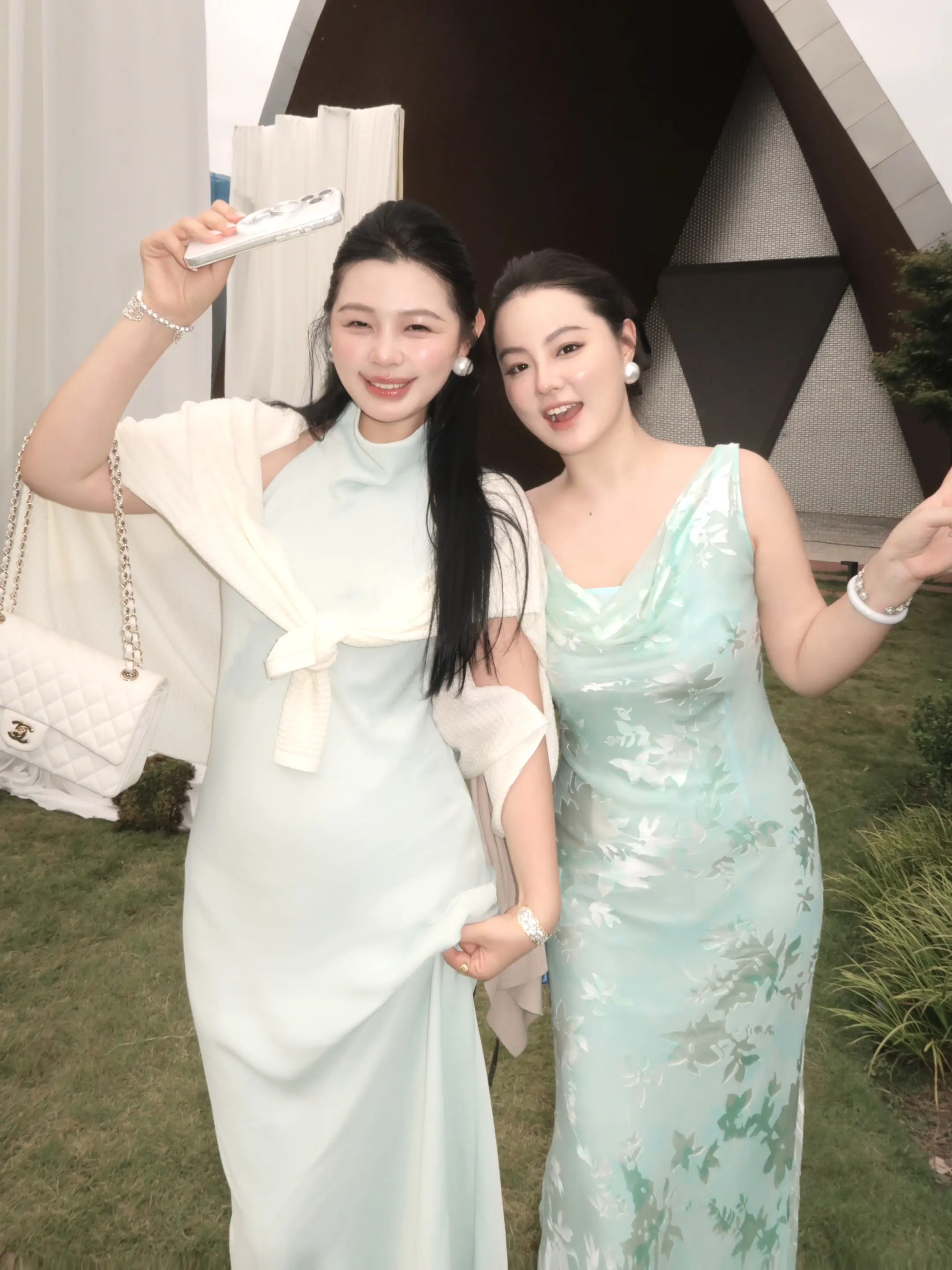 人在幸福的时候会忍不住掉眼泪 去参加了好朋友小袁&好甜的婚礼，是把宾客...