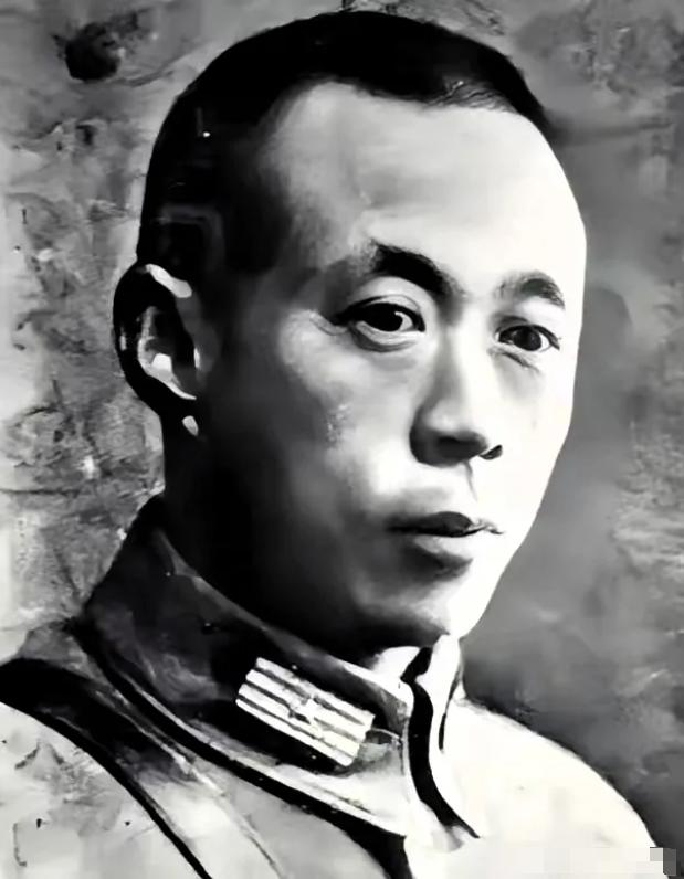 1939年，国军中将陈铁在山西设宴款待彭德怀，陈铁的夫人在倒茶时悄悄说道：“现在