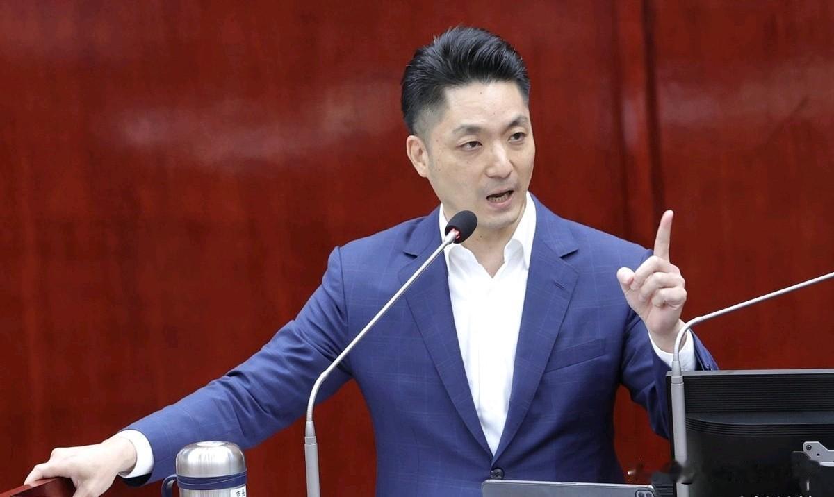 一面对统一问题，蒋万安就闪躲了！蒋万安刚表示要民进党“删台独党纲”，结果被民进党