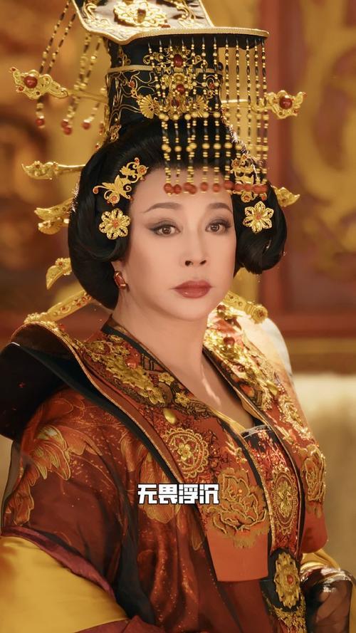 75岁的刘晓庆将第五次出演武则天，携32年前的老搭档毛戈平，主演竖屏微短剧《武则