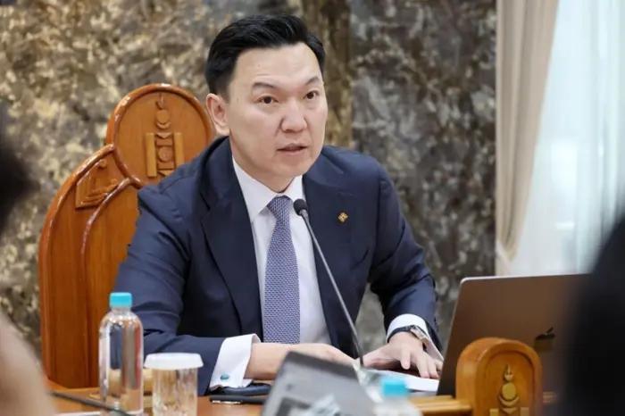 蒙古国总理乌其尔勒近日推出新一轮财政紧缩政策。这是继2022年和2025年后，该