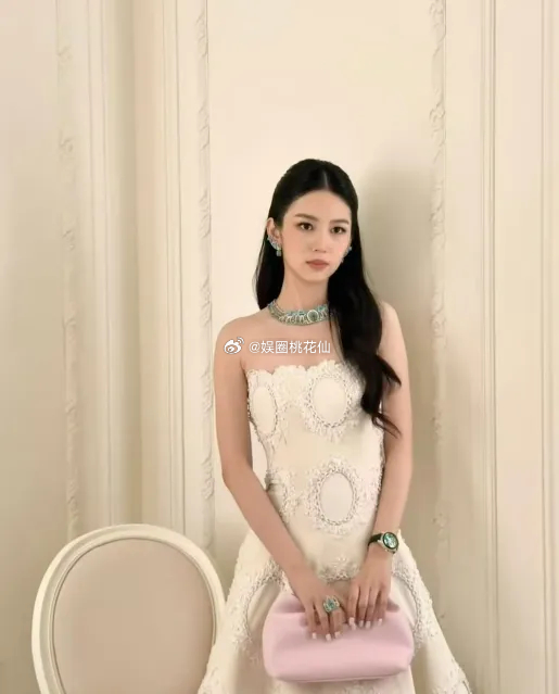 3月19日苏州Dior高珠晚宴星光璀璨，周也、王玉雯同框热聊，氛围超好，陈星旭在