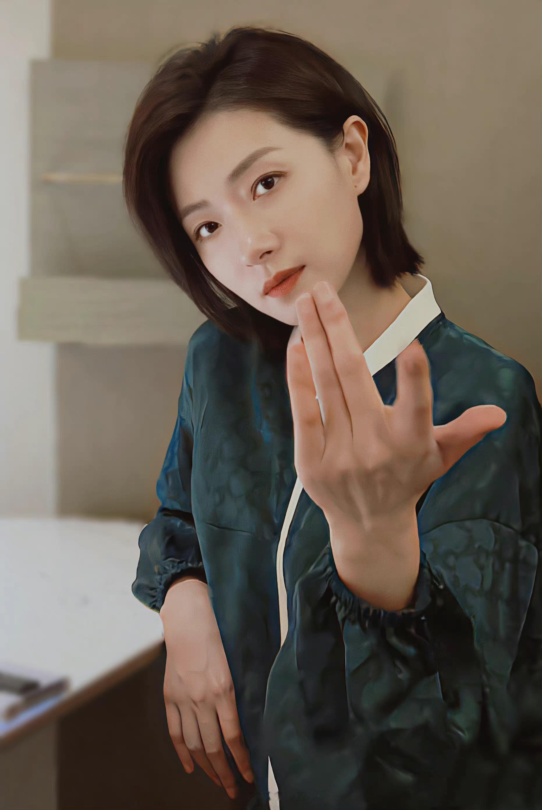 万茜[超话]wq万茜冬城猎凶 wq万茜岳晴川 你一个眼神，我的心就自动奏起了交响