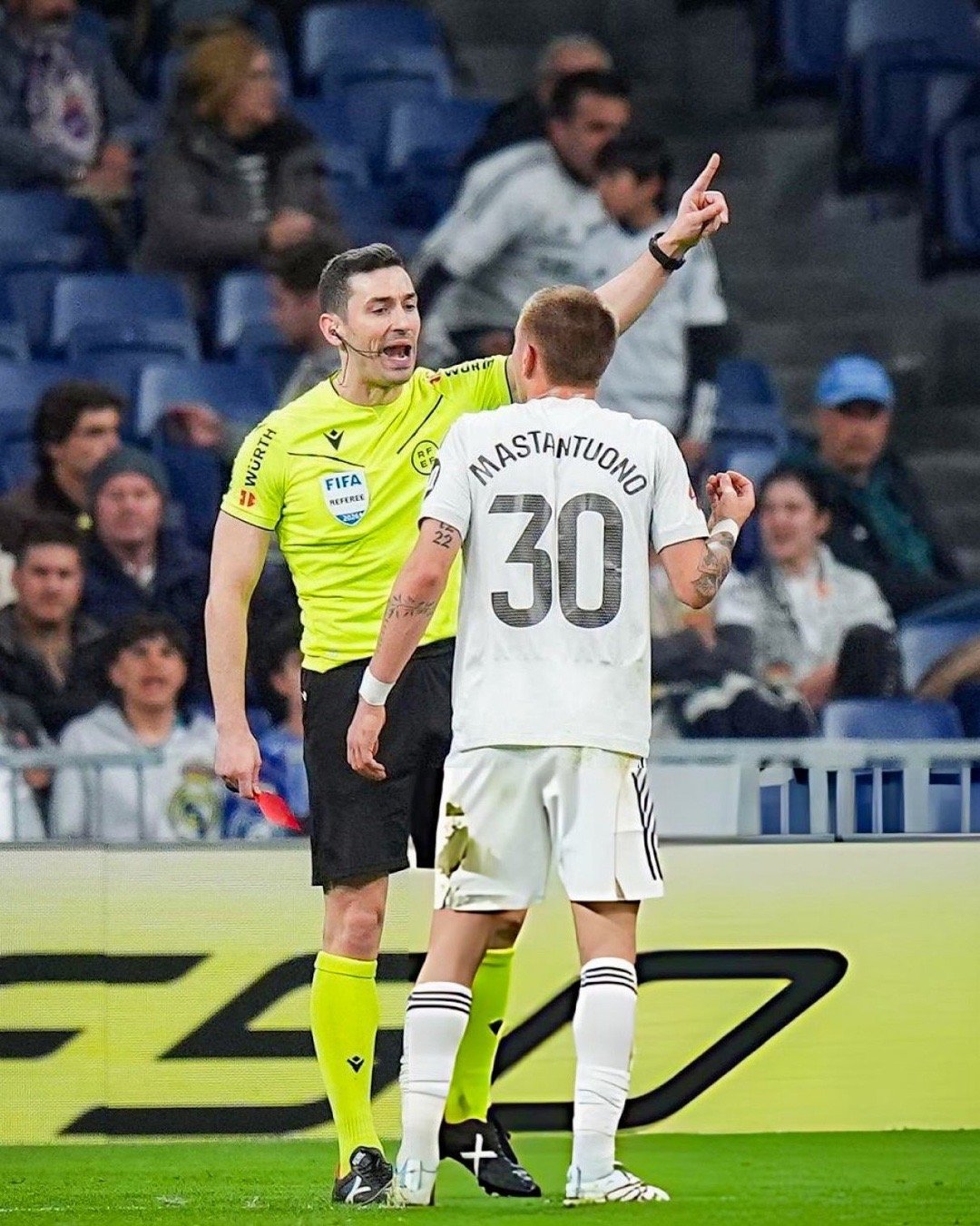 “VAYA VERGUENZA, VAYA PUT* VERGUENZA”.“真