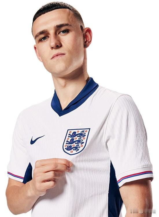 菲尔·福登（Phil Foden）现年25岁（出生于2000年5月28日），是英
