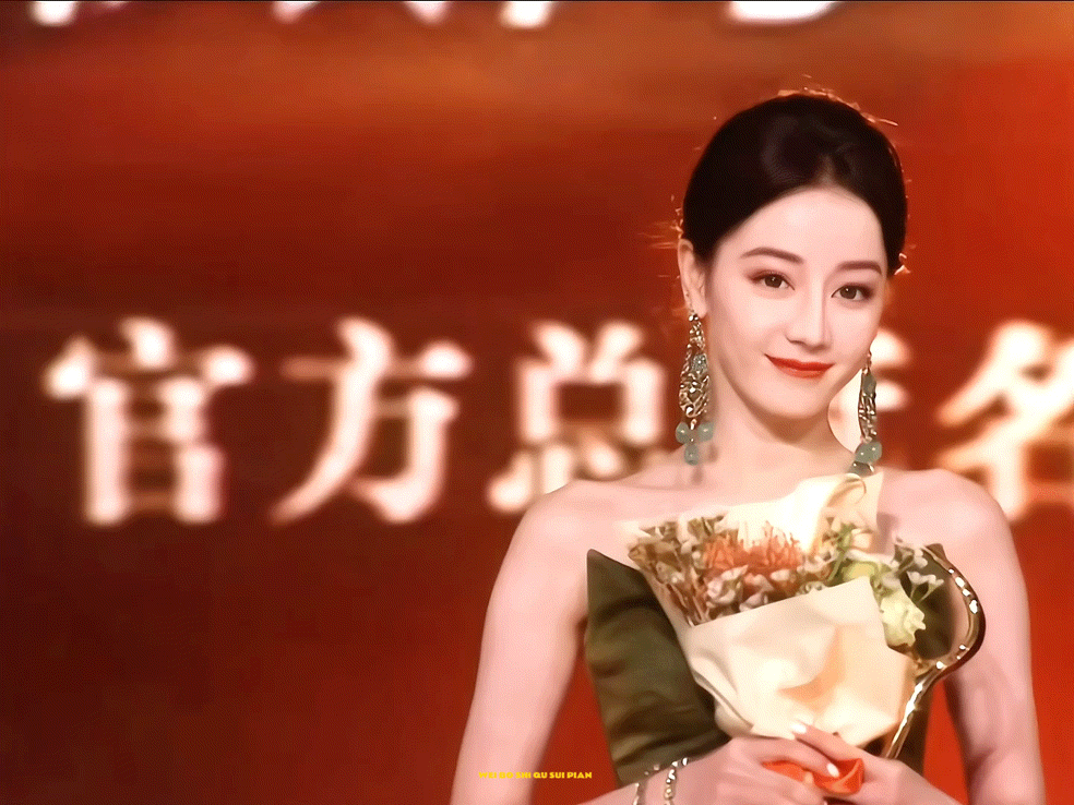 迪丽热巴迪丽热巴0603生日快乐 dlrb 今天星期巴 dlrb 迪丽热巴“未来