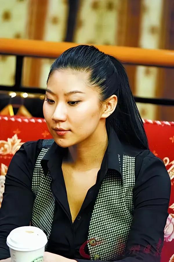 说出来你可能不信，谢贤前女友Coco今年已经41岁了。她早回河南老家生活，眼下依