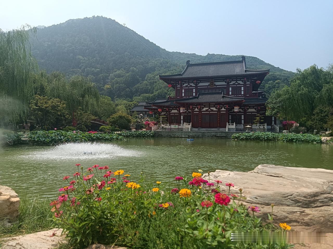 临潼骊山“单子会”你去了吗？给你说今天礼拜六爬山的人多的很！我是上午10点多坐地
