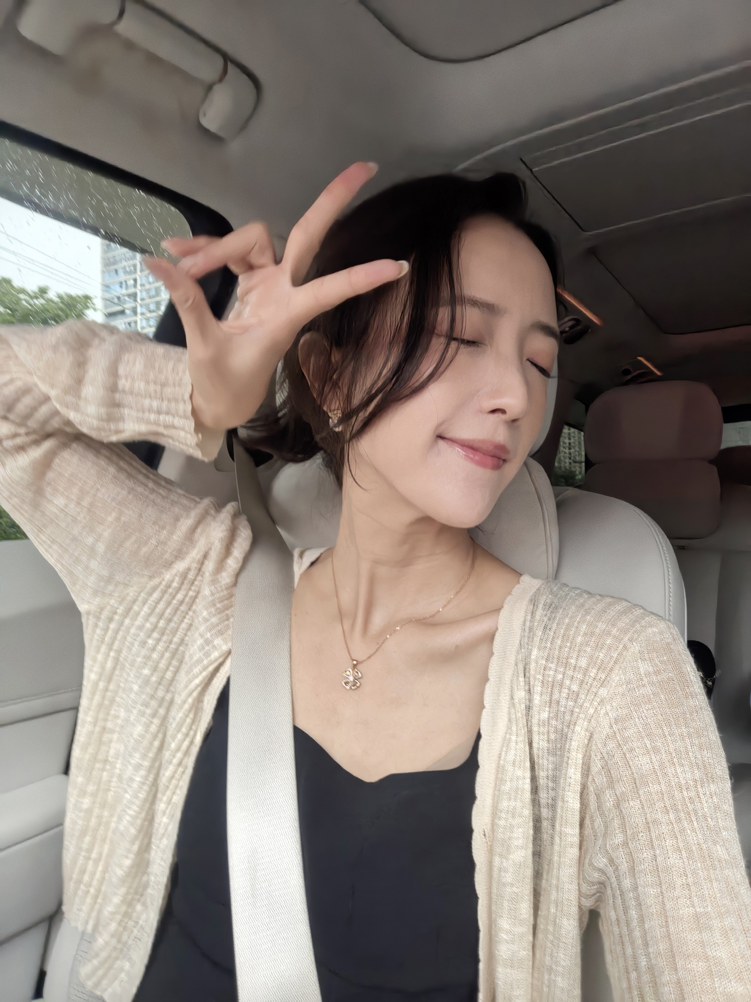早呀朋友们早上7点我已经全妆在路上了 
