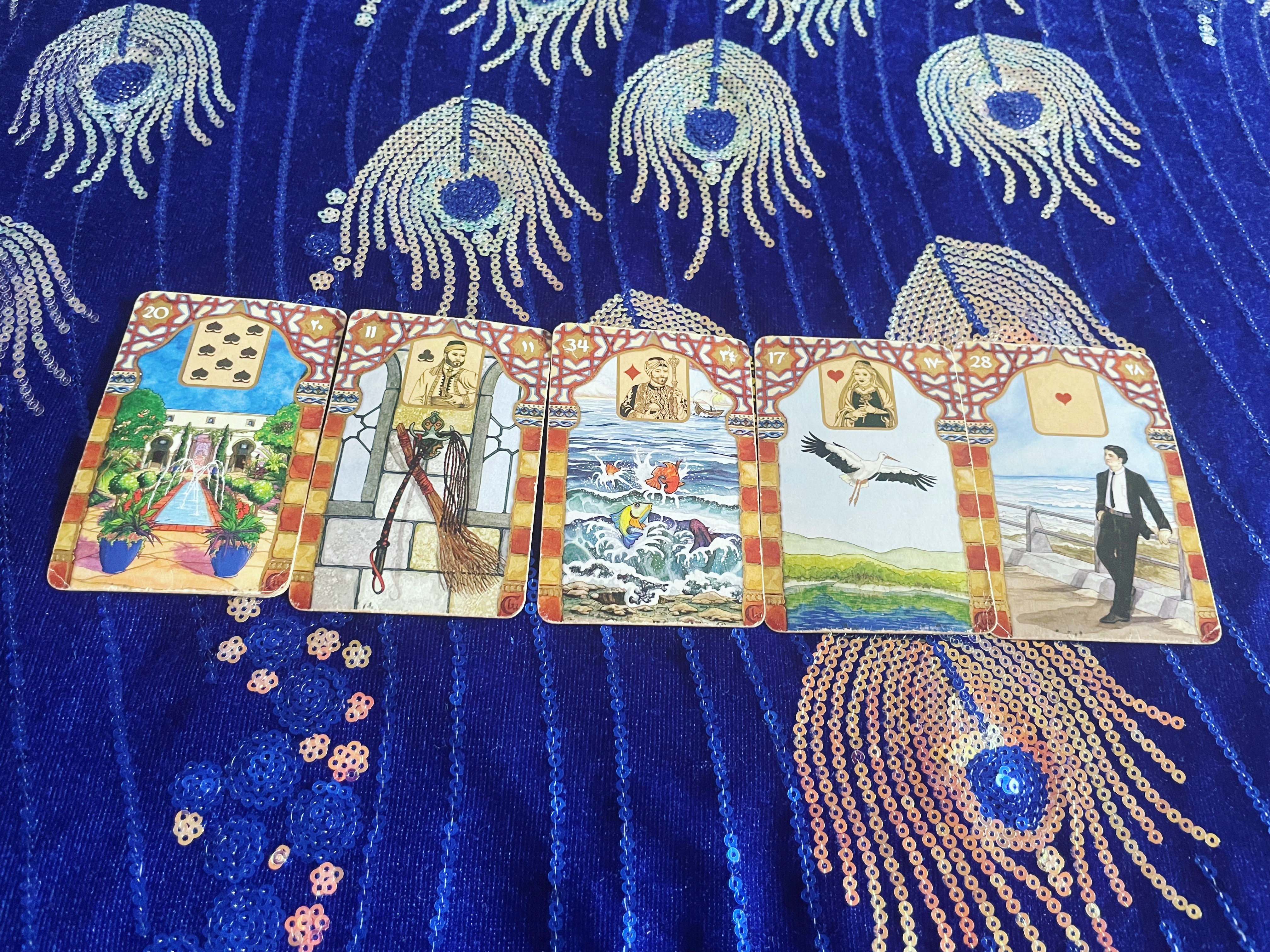 有一次我算到一个人会给别人惊喜，我就算是什么惊喜，结果抽出这五张。我就想：这个人