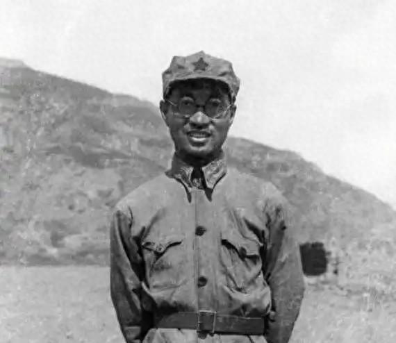 1933年钱大钧成功抓捕陈赓却出乎意料将其放走，副官不解其举动，钱大钧坦言没有人