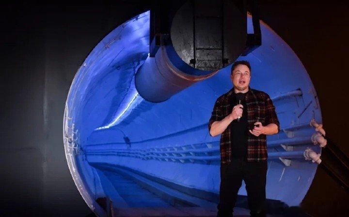 埃隆·马斯克已将特斯拉员工在人工智能方面的每周开支上限定为200美元（150英镑