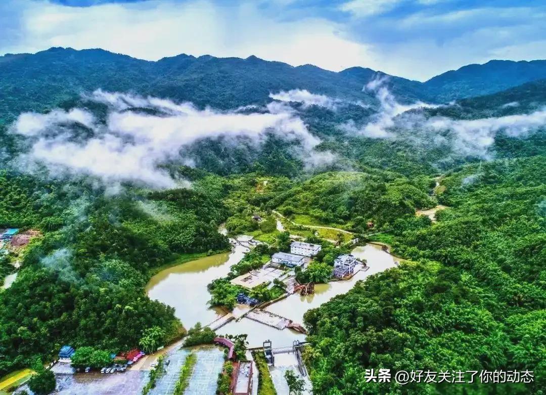 山水有情，生生不息
 
青山屹立千载不改风骨，流水奔涌万里不曾停歇，天地间的山水