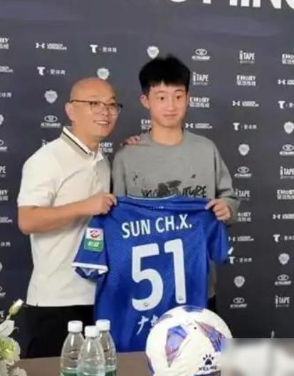 彻底闹掰了？九年无偿青训栽培，董路一句“永不合作”划清界限。

这事最扎心的，不