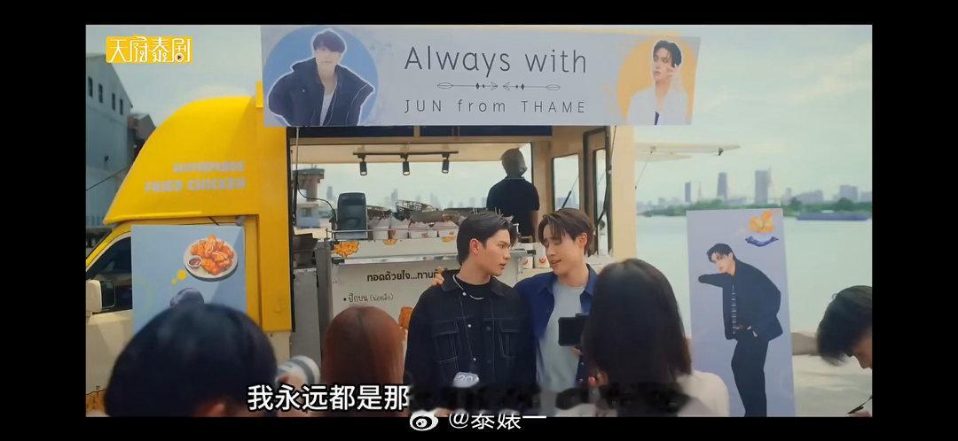 看得老娘肚子疼 演这个jun的是坚果还是吐痰。咋这么招人烦
