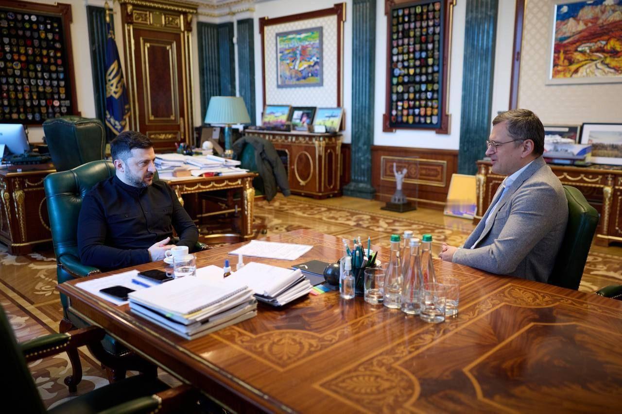 乌克兰UA  ⚡️总统弗拉基米尔·泽连斯基会见了前外交部长德米特罗·库列巴，讨论