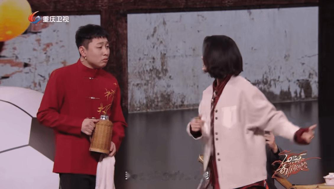 川渝春晚黄小蕾川渝春晚 黄小蕾和春节超级搭，好欢乐的姐姐！她就像春节里的一抹亮色