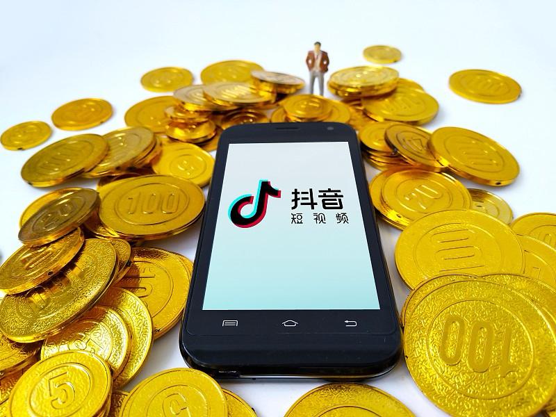 抖音全民任务确实能挣钱，但别指望靠它一夜暴富。我试过做抖音全民任务里的看播收益，