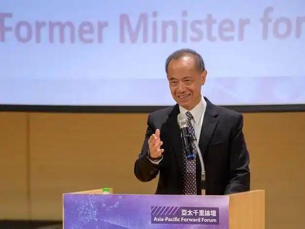 从新加坡前外长的讲话中悟出了什么？近日，新加坡前外长杨荣文出语惊人：“如果必须要