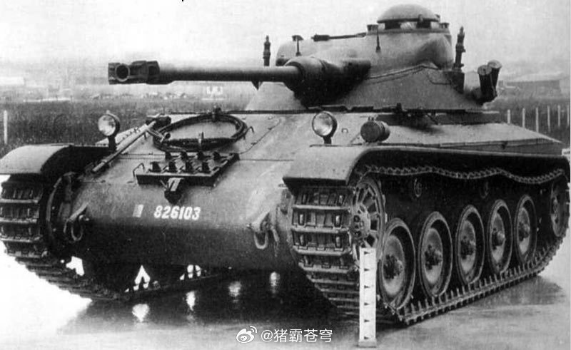 每天认识一件兵器 法国的AMX-13 FL-11轻型坦克于20世纪50年代制造，