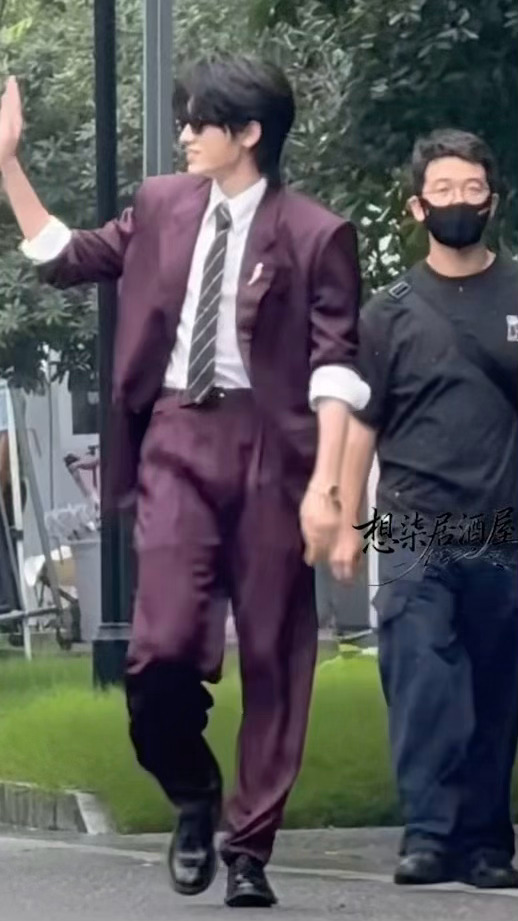 我吓哭了 
