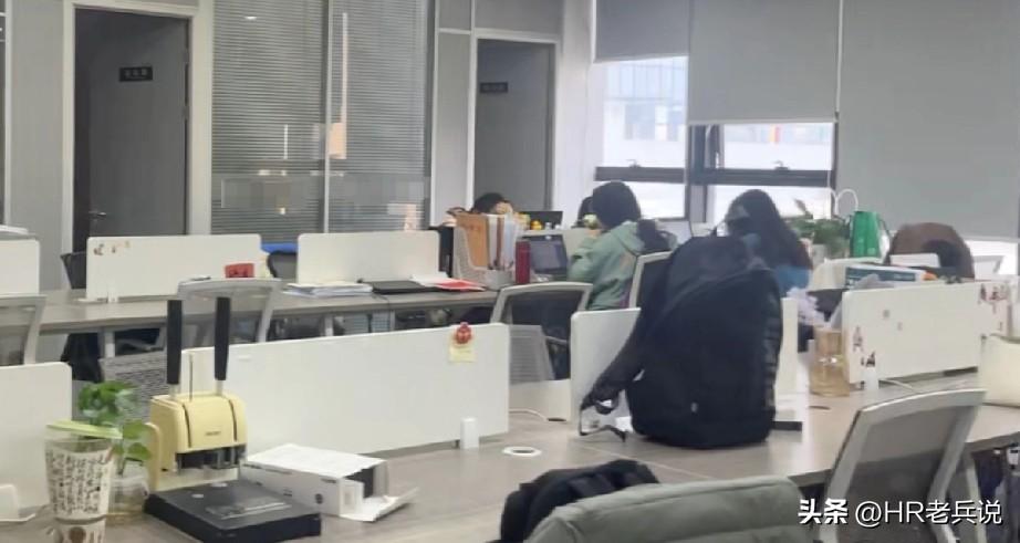 作为一个做招聘的hr，悄悄的跟大家说个扎心的事：很多老板嘴里嚷嚷着“大环境不好，