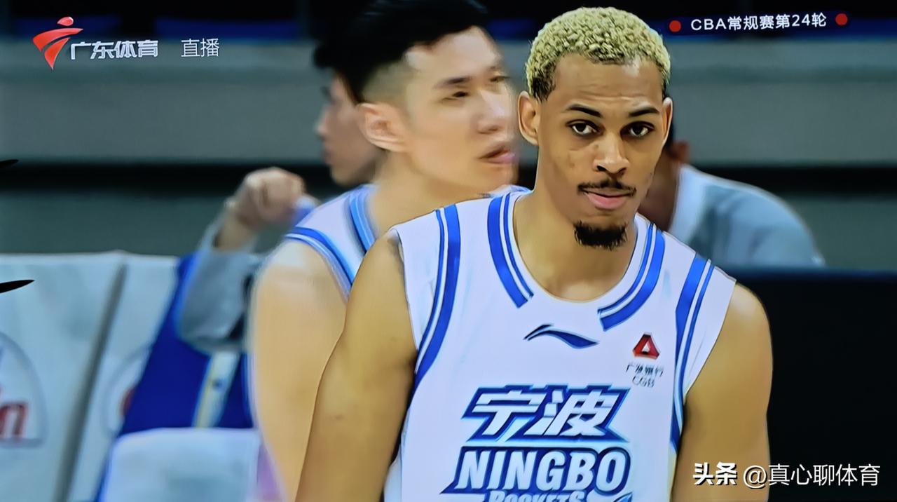 这个广东球迷熟悉的身影又回归CBA联赛了，又回到广东比赛了[大笑][大笑][大笑