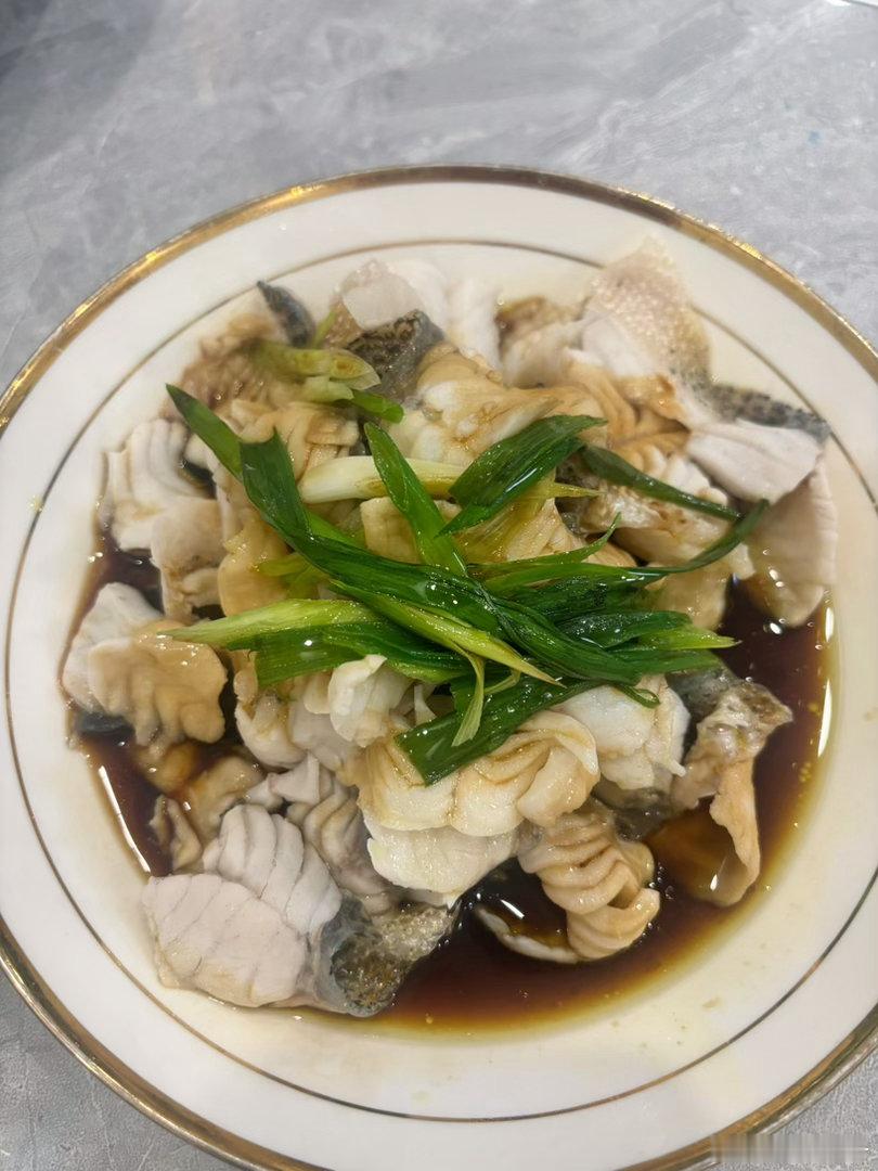 厨艺渐长小朋友都爱吃的糖醋排骨一鱼两吃：葱油鱼片、鱼骨丝瓜豆腐汤好好吃饭 ​​​