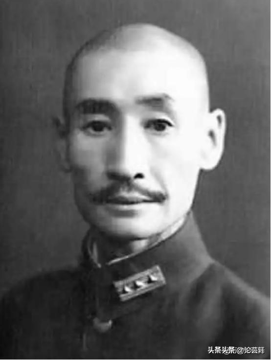 --1932年2月，马占山宣布向日本投降，顿时国内上下一片哗然，讨伐声不绝于耳，