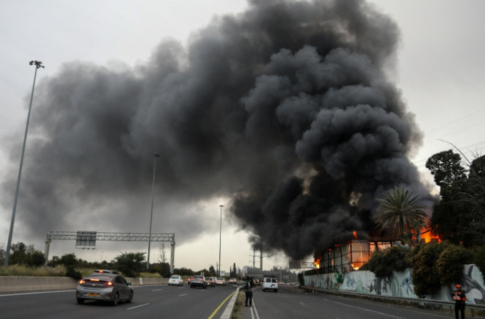 预报式军事 袭击！【美伊以冲突 伊朗：将在“未来数小时内”打击美国在中东地区的产