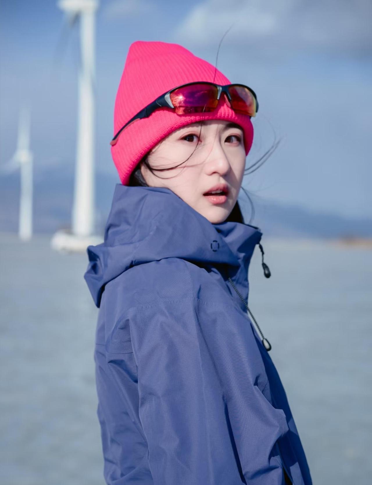 官厅水库踏冰攻略|京郊藏着冰封旷野❄️
第一次穿冰刀在冰面上奔跑，这才是咱北方独