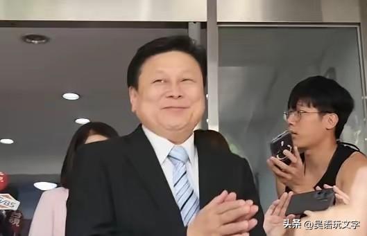 吴子嘉大赞傅堒萁做得漂亮，凭什么要来参加这个挨骂的会议？韩国瑜呛辞也只是发泄发泄