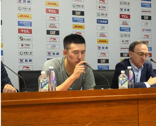 付豪赛后发布会说出球队爆冷输吉林的原因，付豪真敢说，不怕得罪老队员？
北京时间3