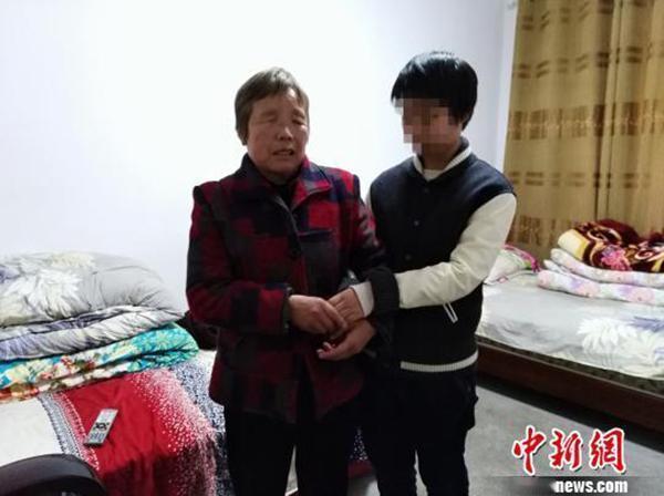一位双目失明的老人，一群被遗弃的孩子，在浙江省丽水市遂昌县有这样一个特殊的家庭，